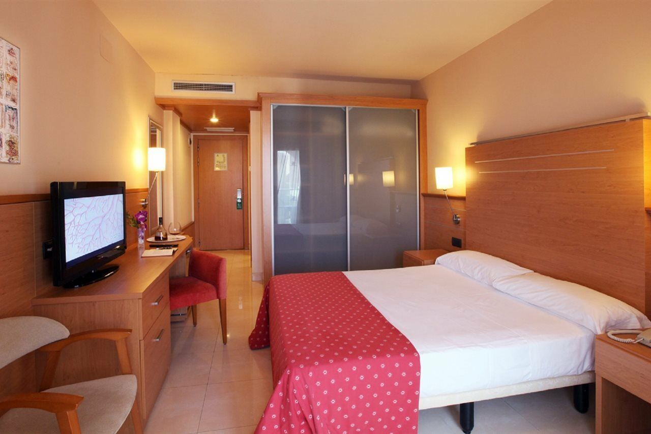 Hotel Golden Bahia De Tossa & 4* Sup. 4*
